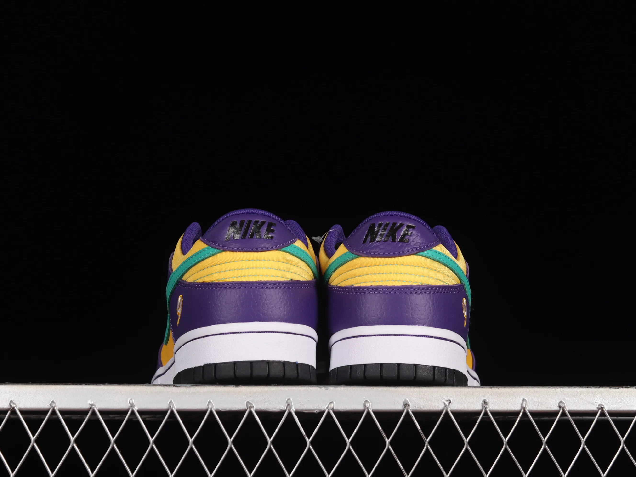 All categories Nk SB Dunk Series Nk SB Dunk Low low-top sneakers F version Nk Dunk Low Retro "Lisa Leslie" Los Angeles Purple and Gold Lakers SB low-top sports and leisure sneakers DO9581-500